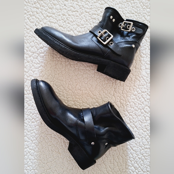 GOLDEN GOOSE Black Leather Biker Low Boots Booties EU 37 US 7 Org $750 - Picture 15 of 15